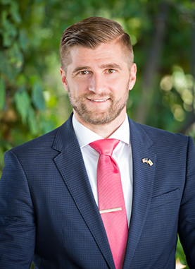 Crystal Holcomb's executive photograph